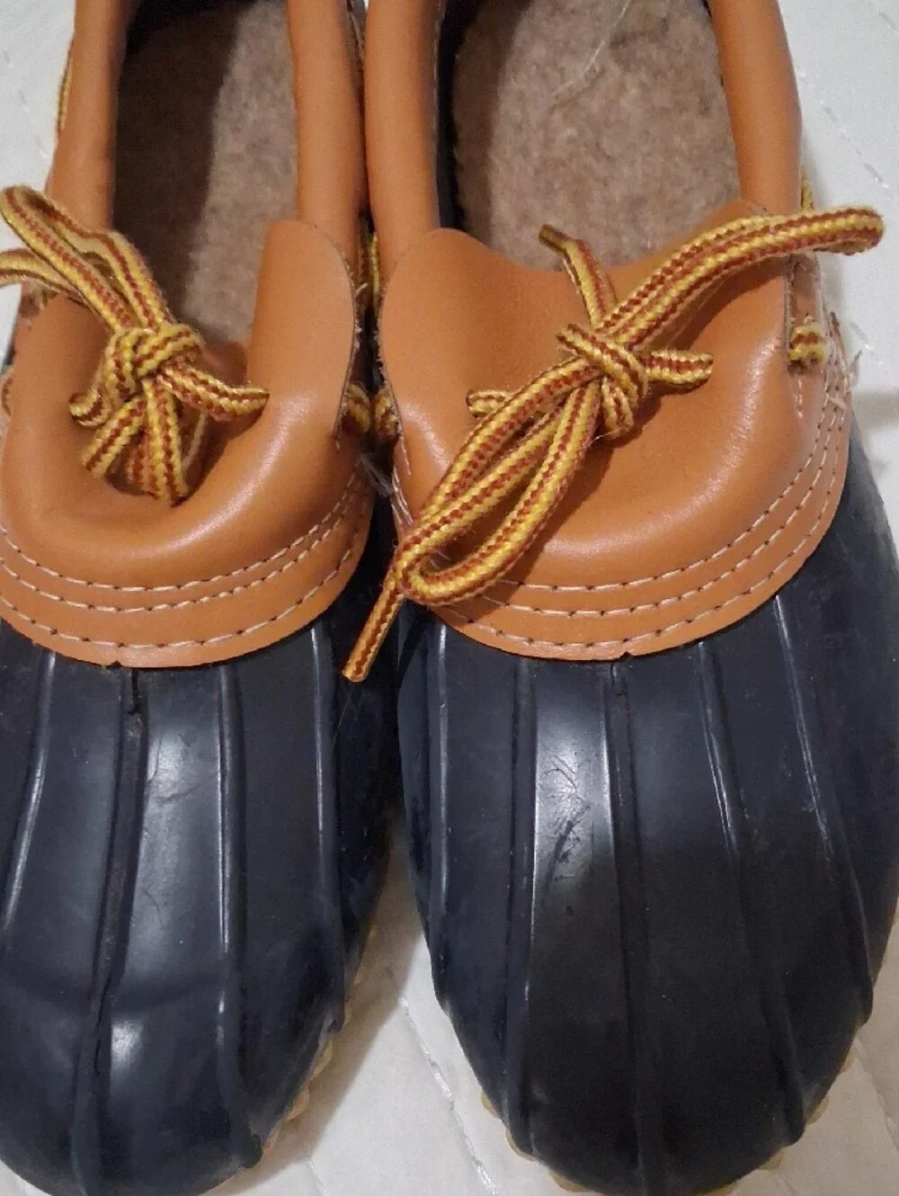 Woman's Brown and Black Duck-Style Shoessz 6
